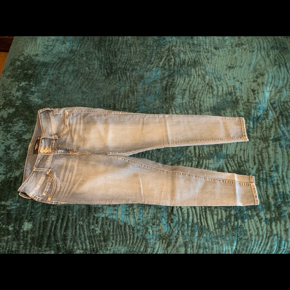 Light wash Torrid jeggings size 10 regular